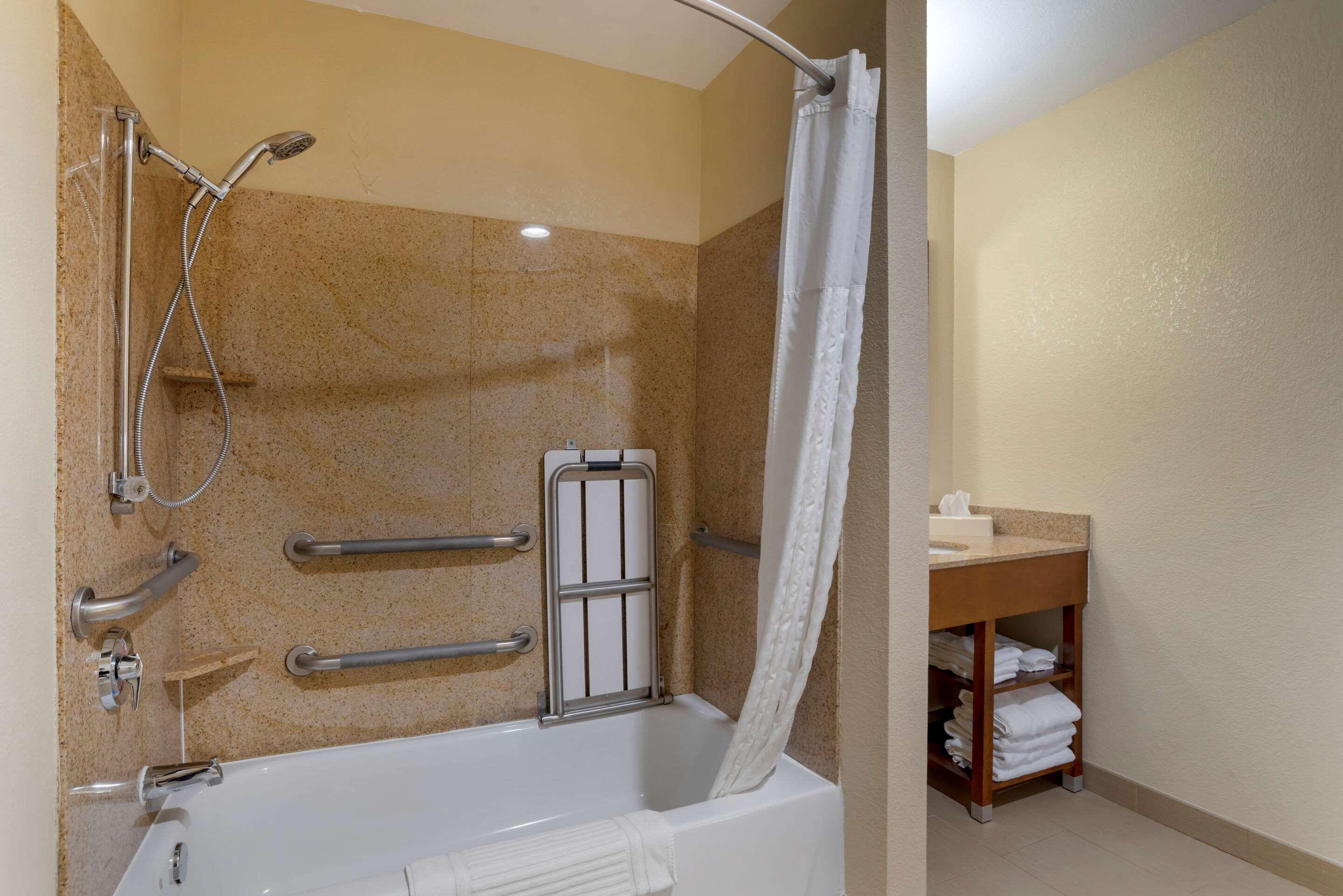 Comfort Suites Oxford I-20 Exit 188 Εξωτερικό φωτογραφία